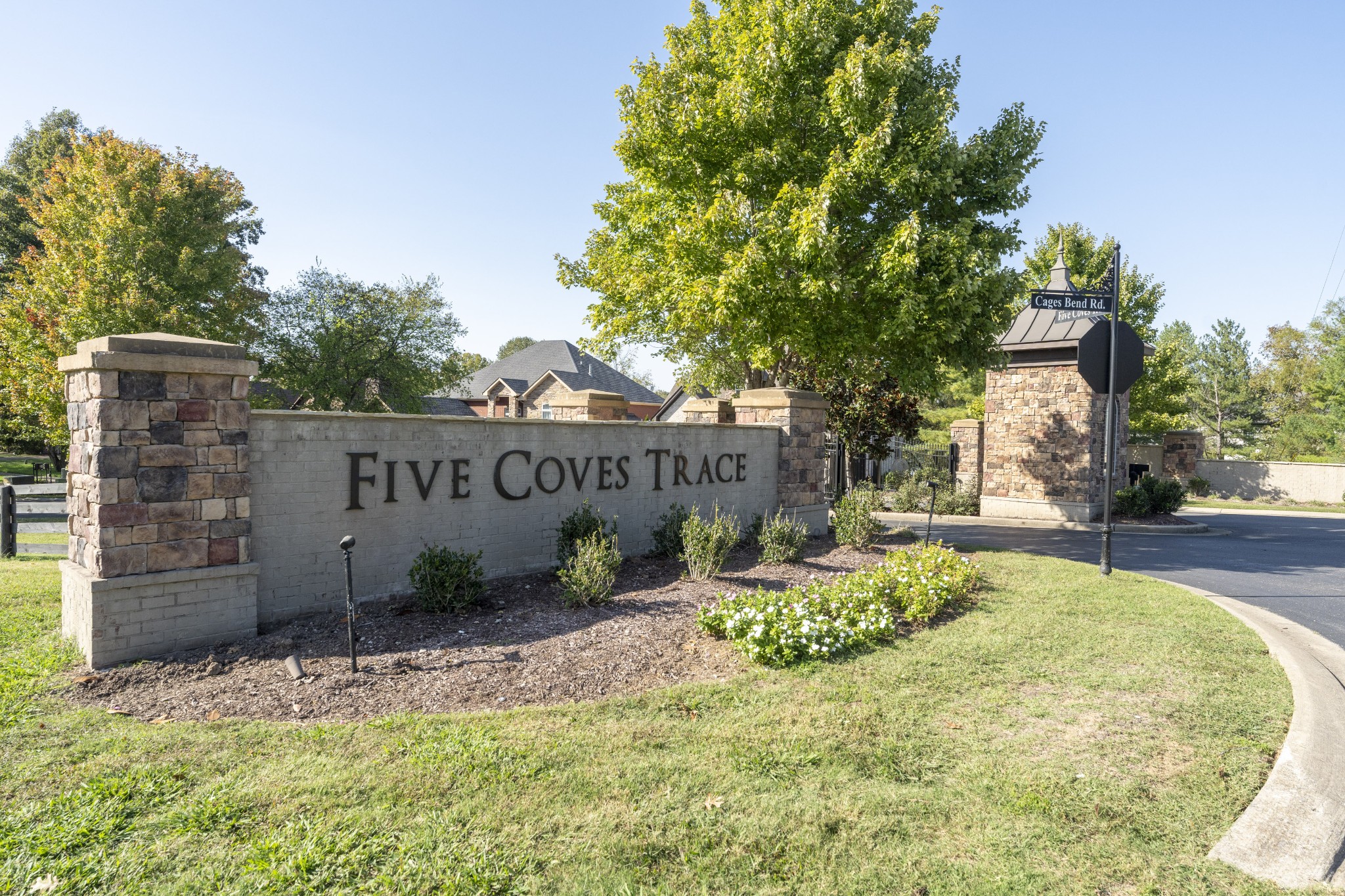 1011 Five Coves Trce
