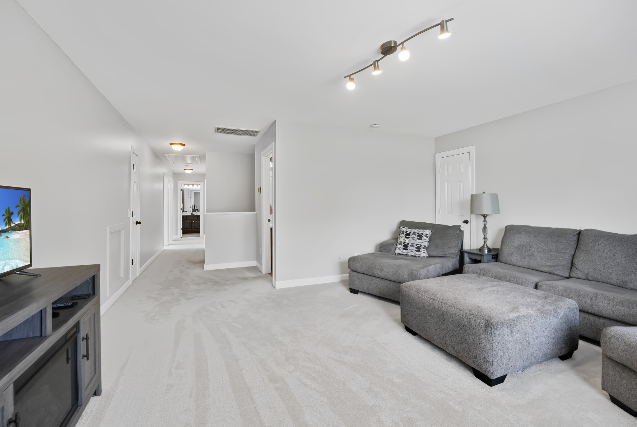 1011 Five Coves Trce