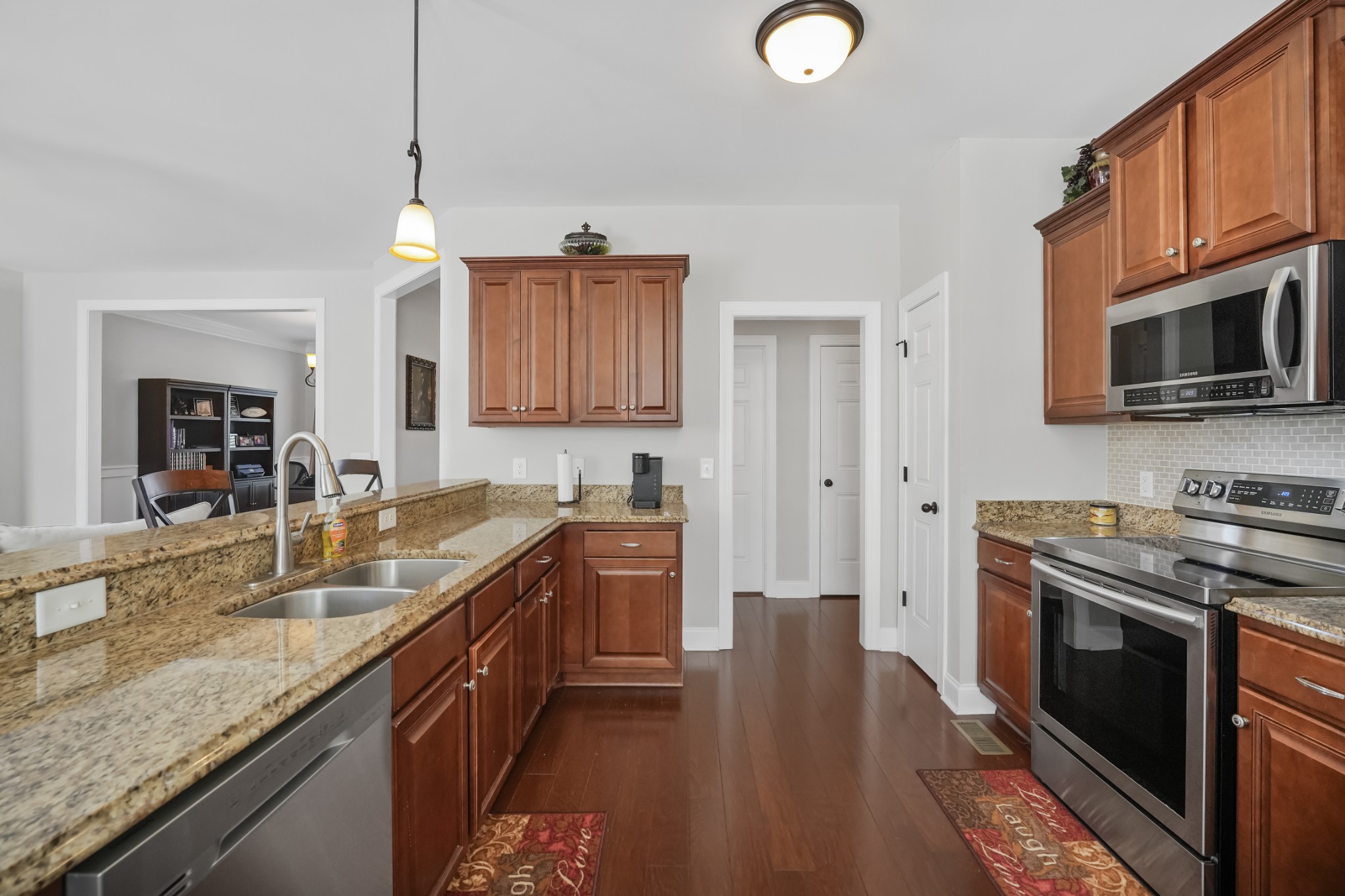 1011 Five Coves Trce