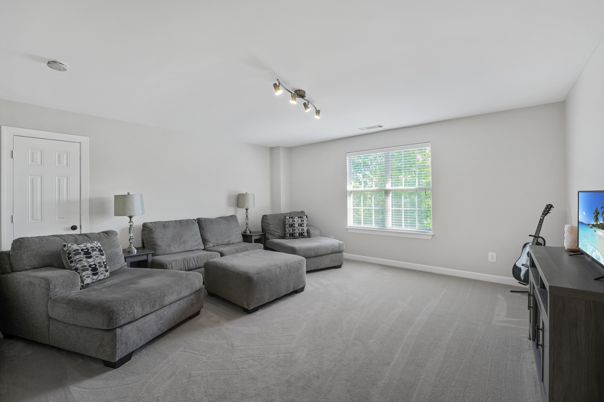 1011 Five Coves Trce
