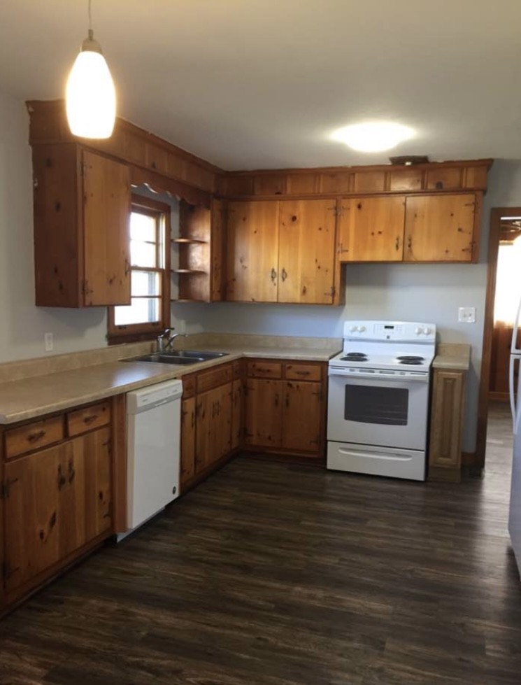 805 Tulip Cir