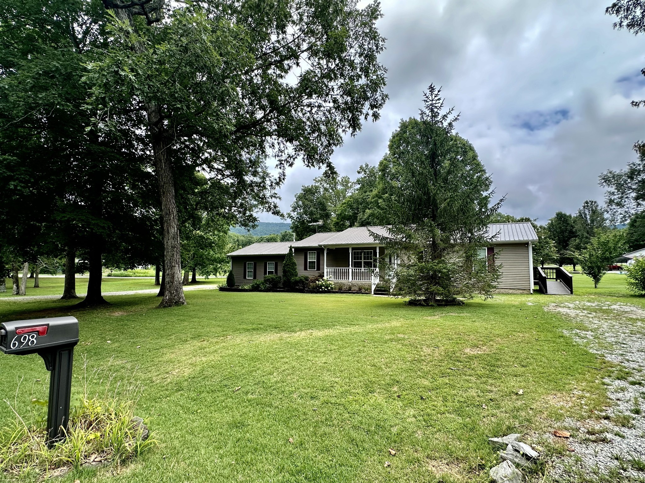 698 Vernon Winton Rd