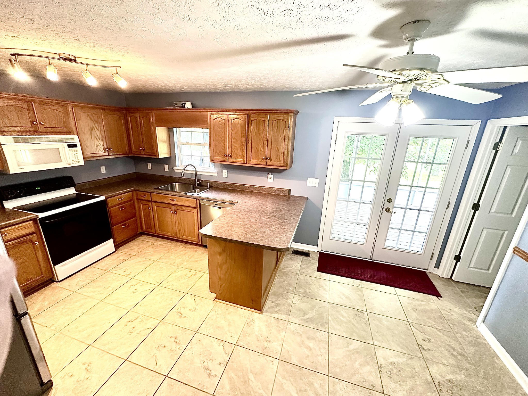 698 Vernon Winton Rd