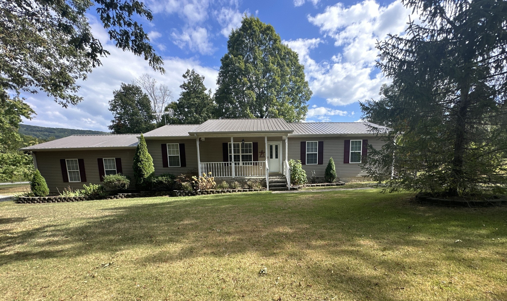 698 Vernon Winton Rd