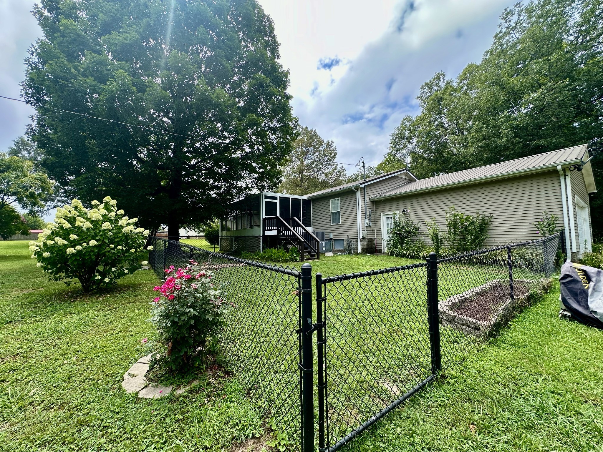 698 Vernon Winton Rd