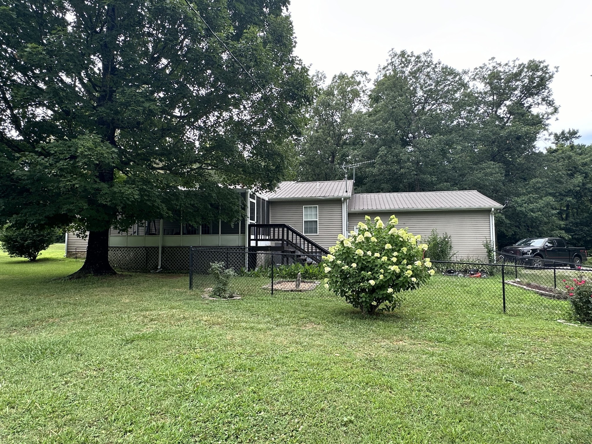 698 Vernon Winton Rd