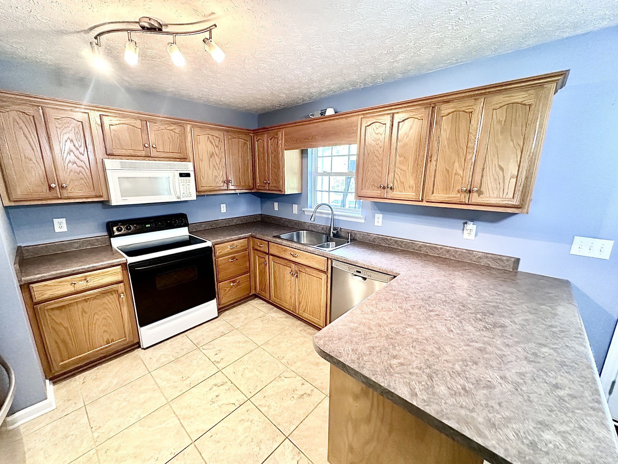 698 Vernon Winton Rd