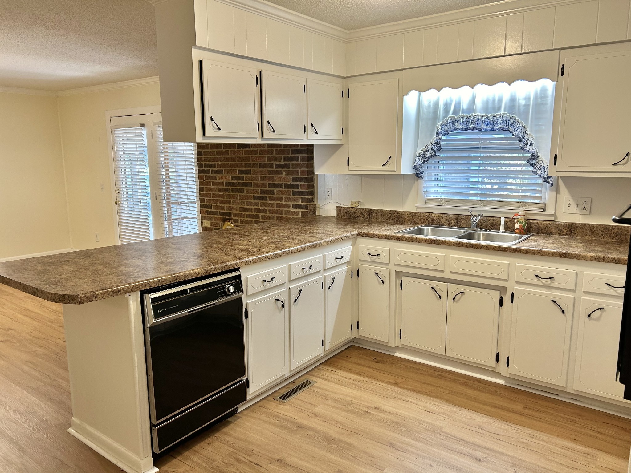 823 Toliver Lake Rd