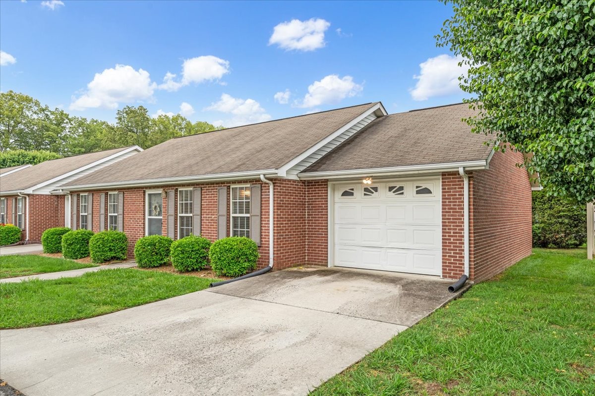 105 Middleton Ct