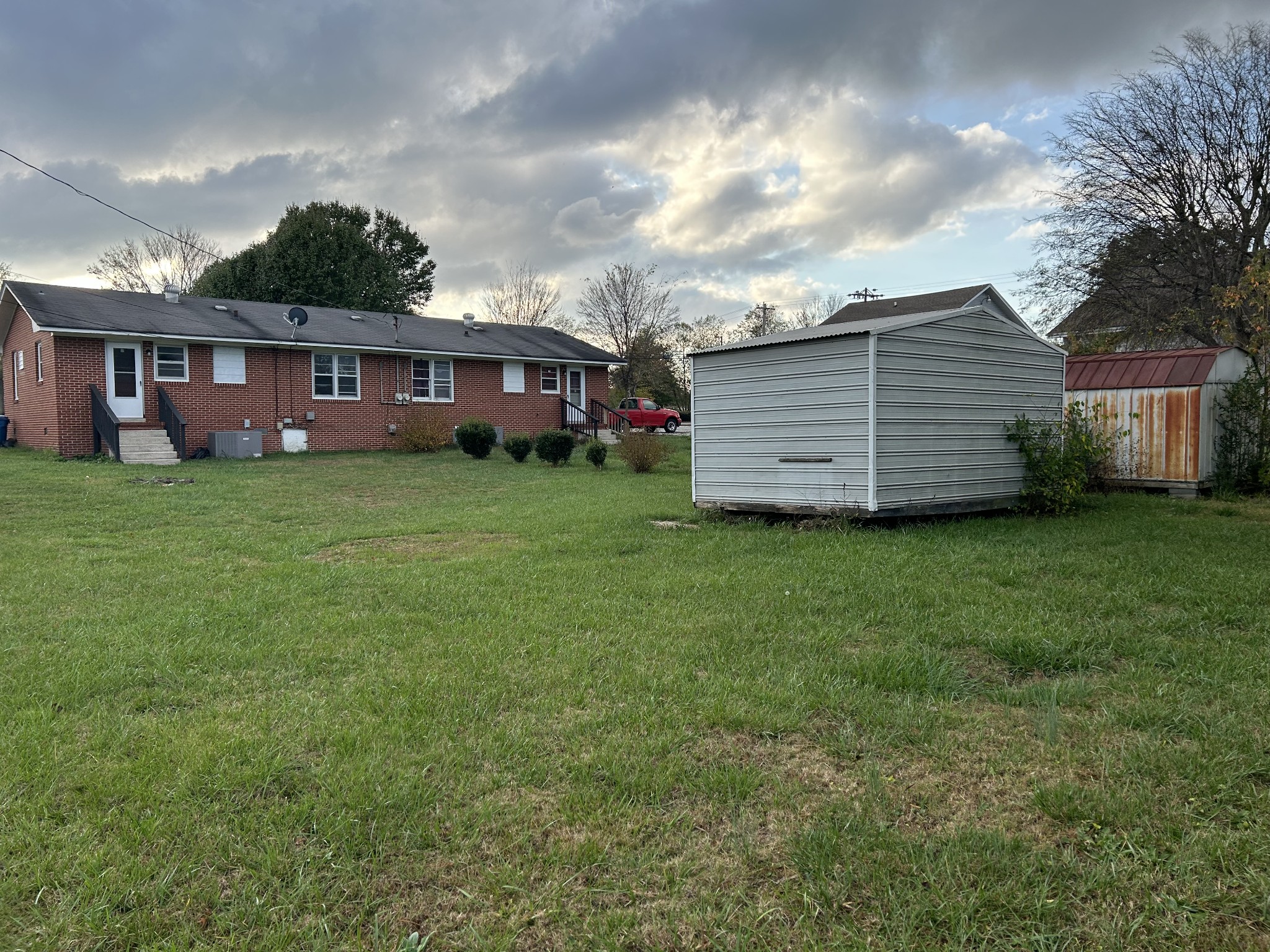 1205 Kefauver St