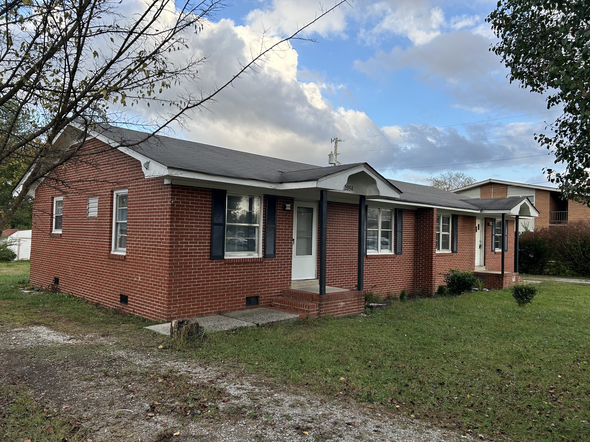 1205 Kefauver St