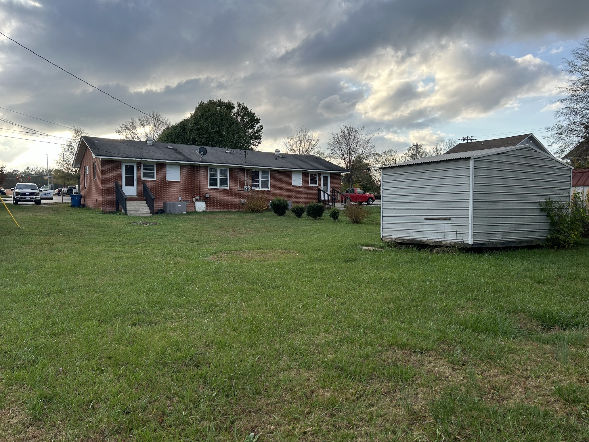 1205 Kefauver St
