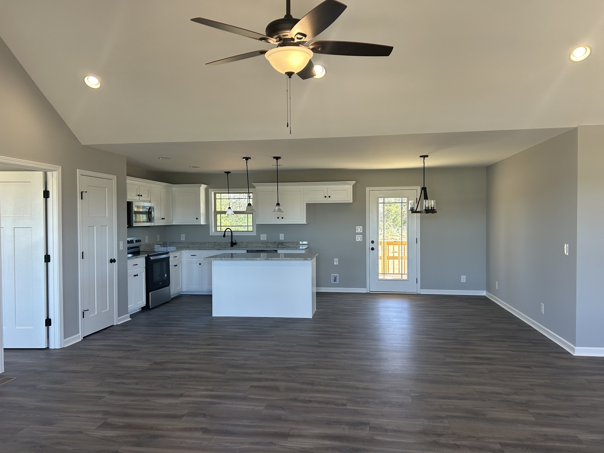 146 Randall Ln