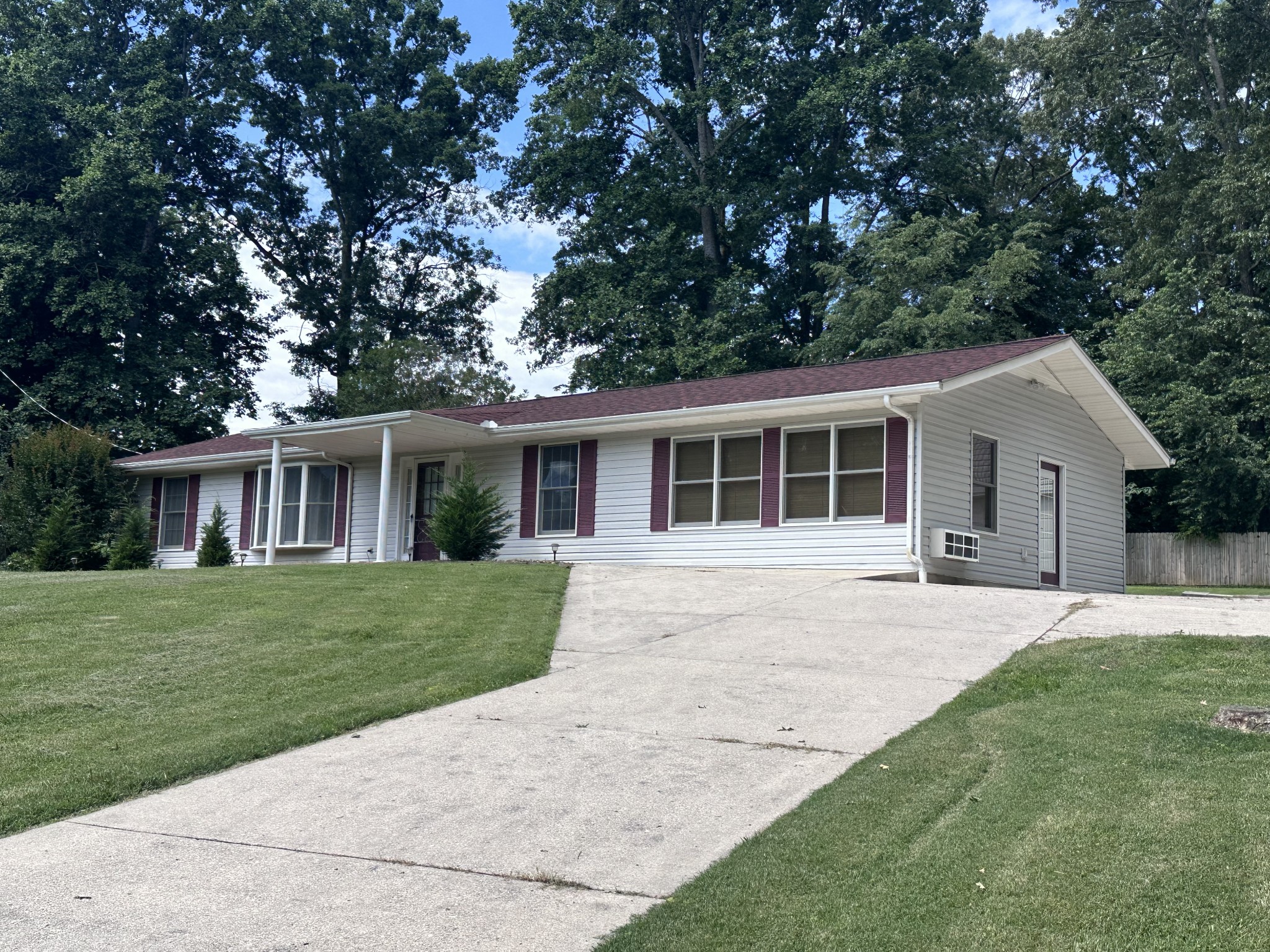 126 Trotters Cir