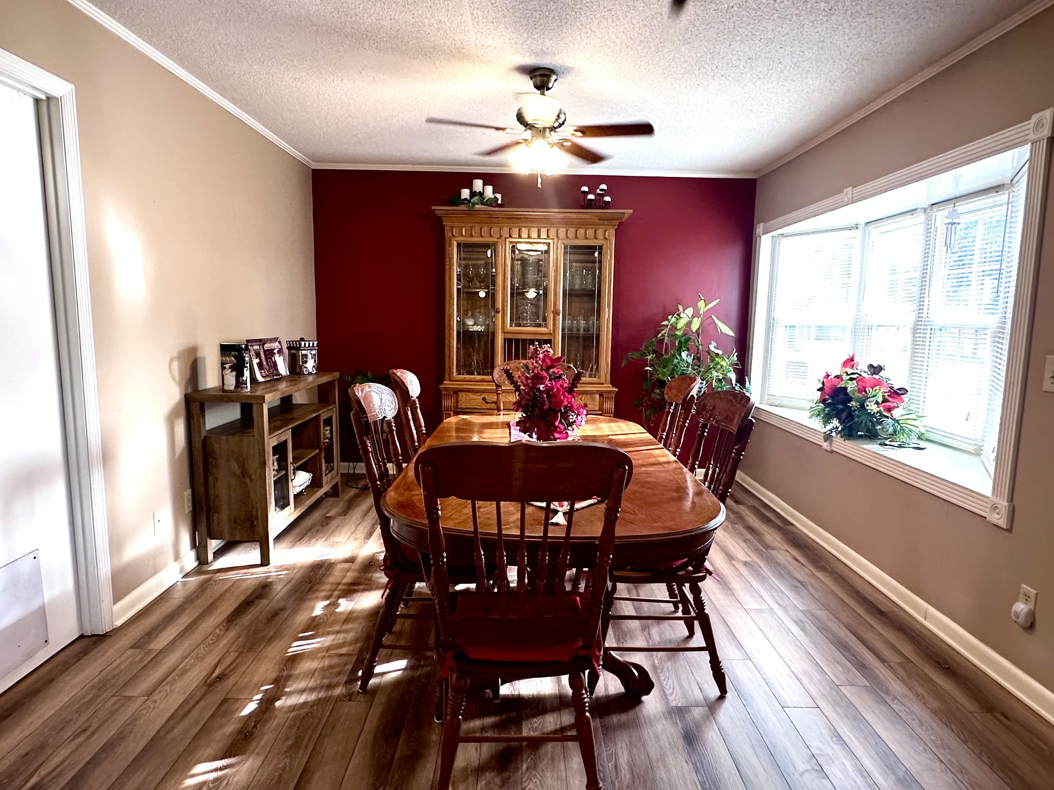 52 Hillcrest Villa Rd