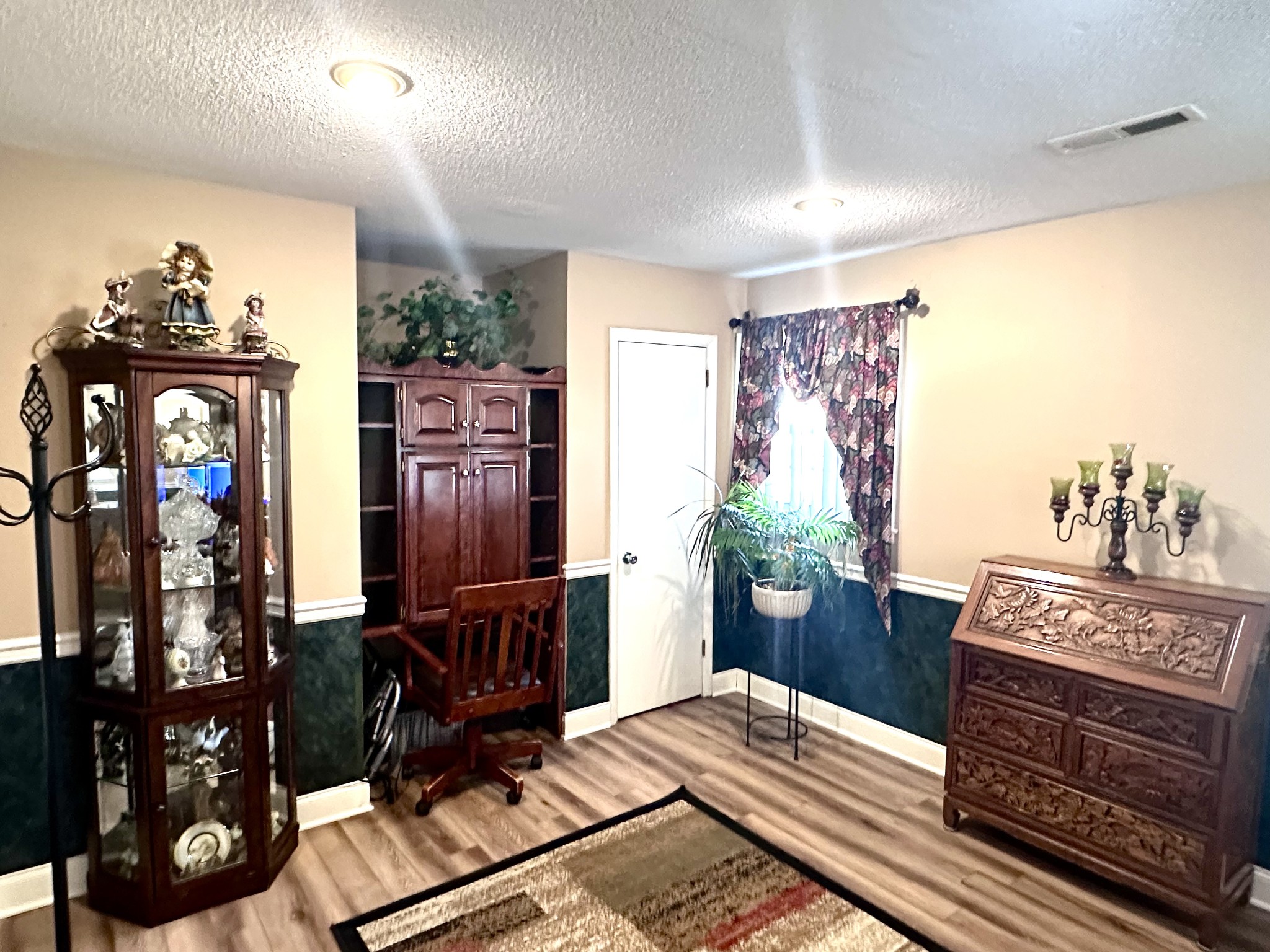 52 Hillcrest Villa Rd