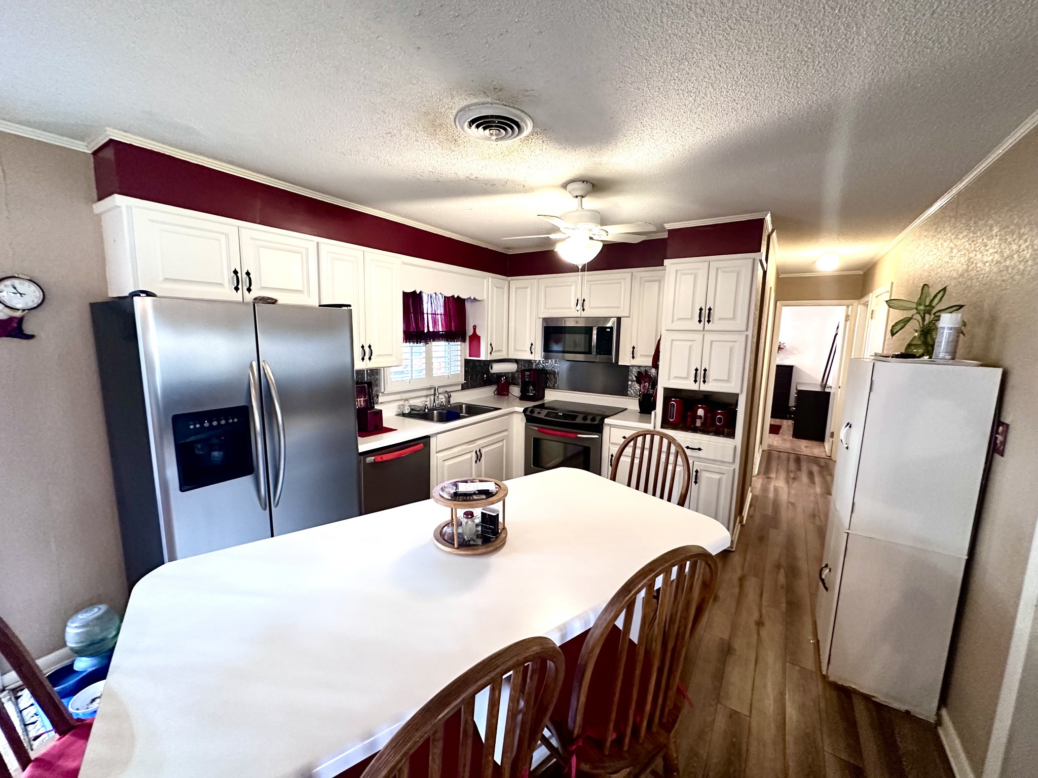 52 Hillcrest Villa Rd