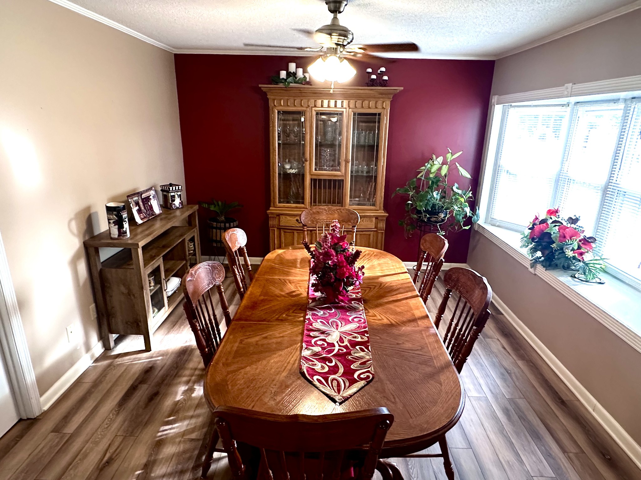 52 Hillcrest Villa Rd