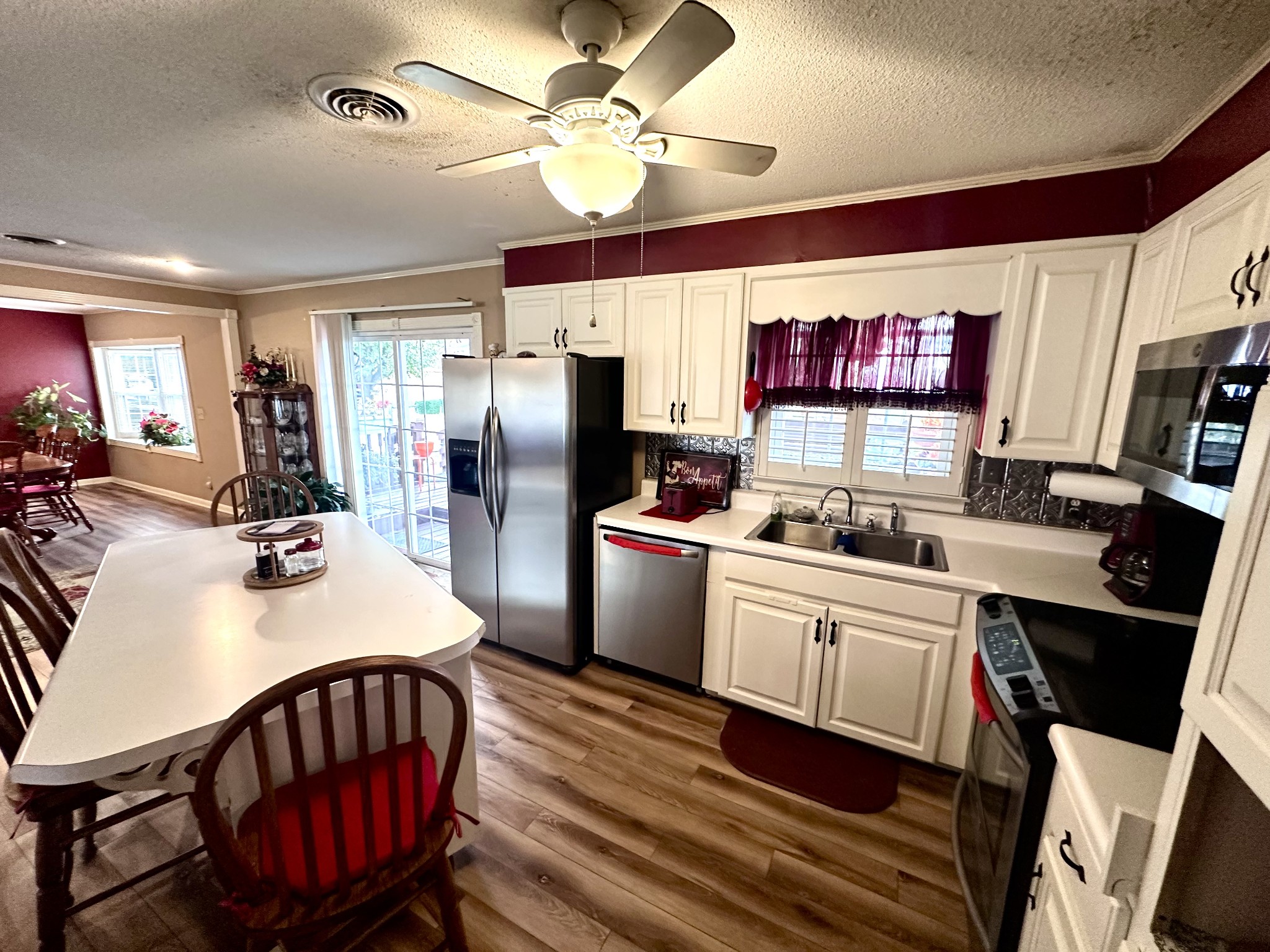 52 Hillcrest Villa Rd