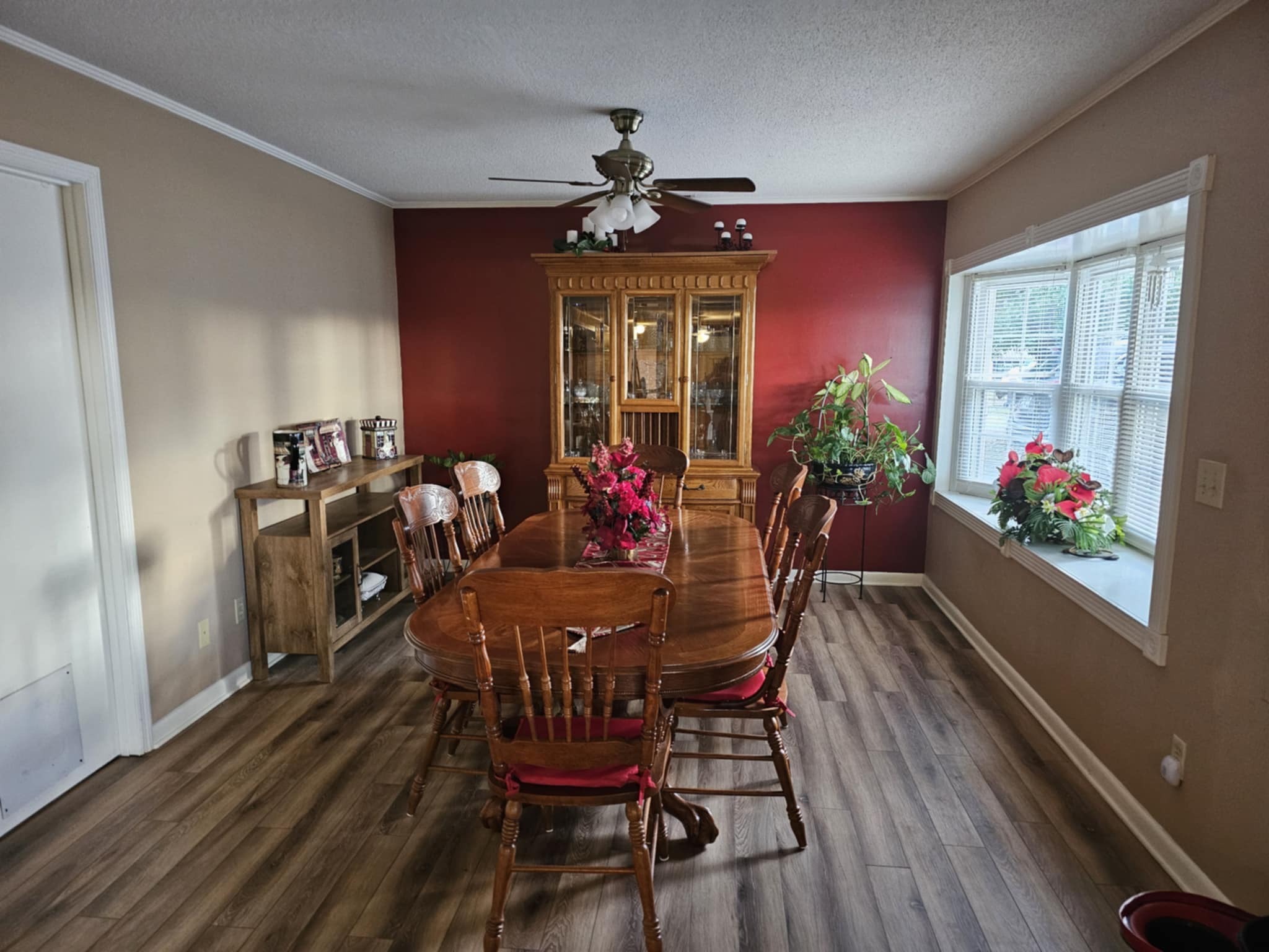 52 Hillcrest Villa Rd