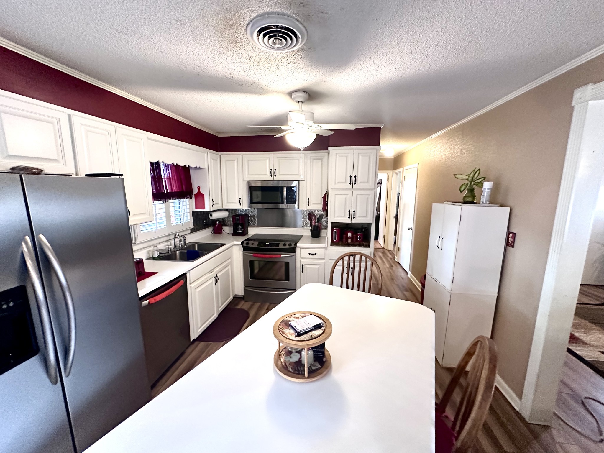 52 Hillcrest Villa Rd