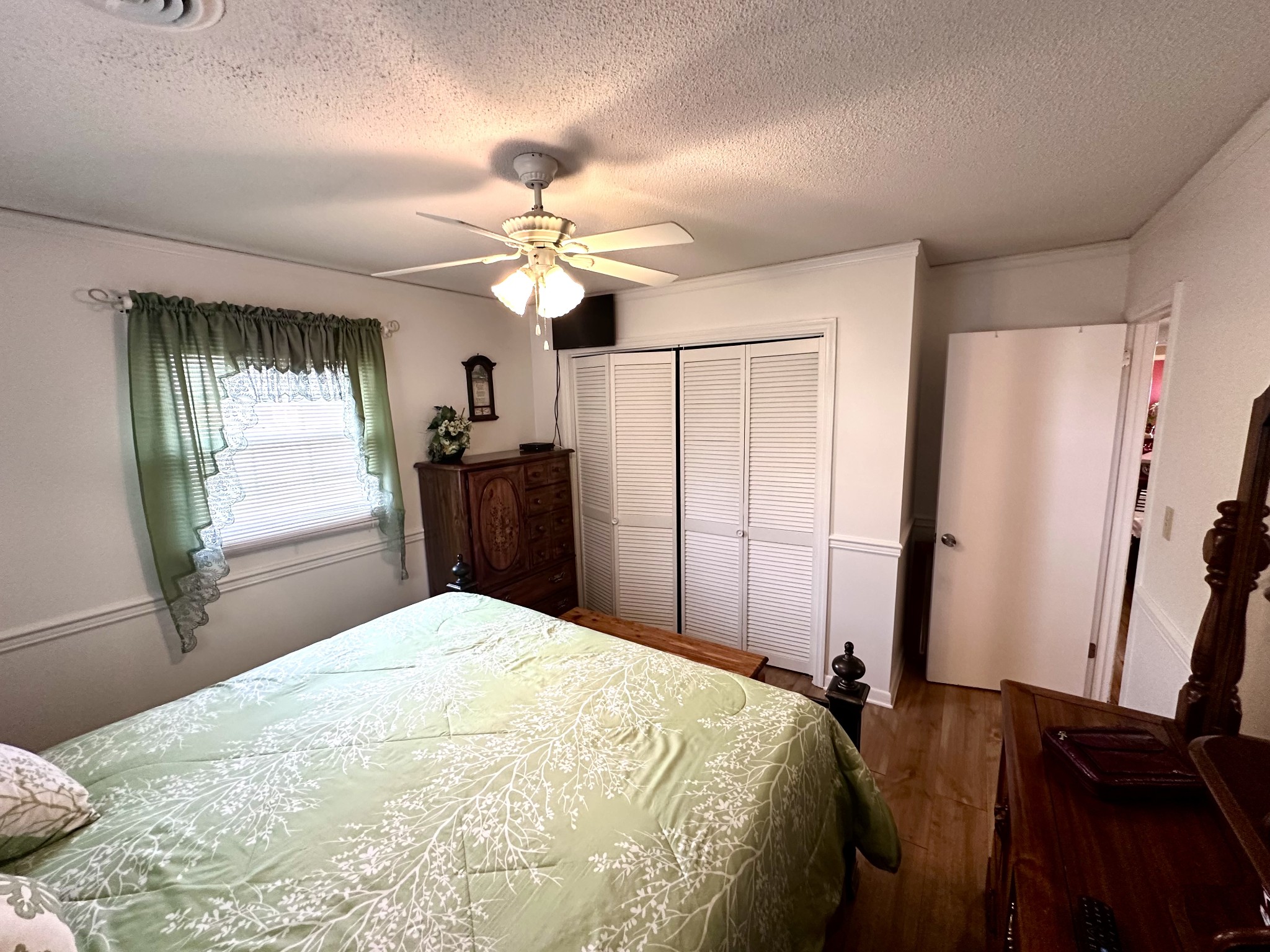 52 Hillcrest Villa Rd