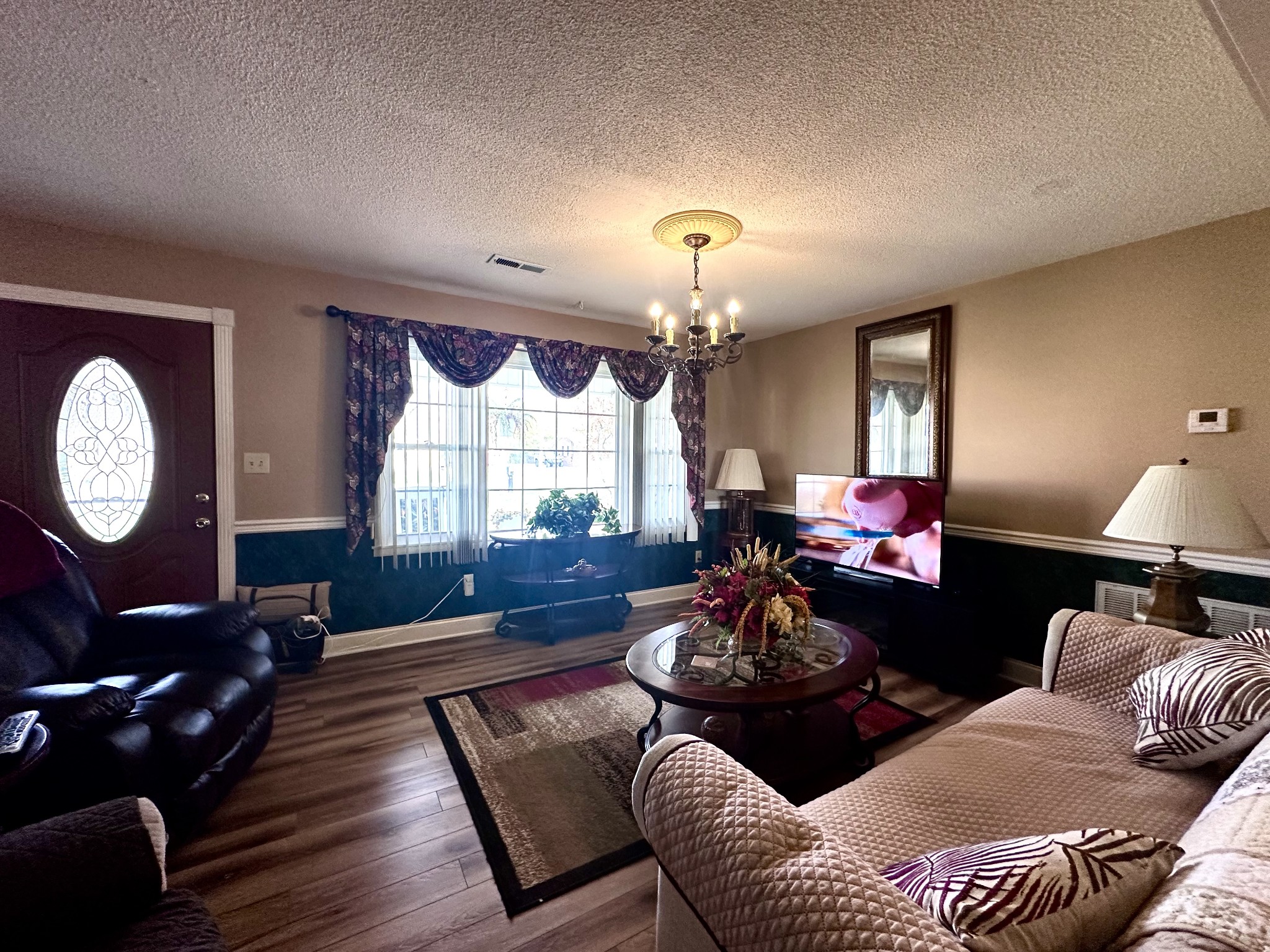 52 Hillcrest Villa Rd