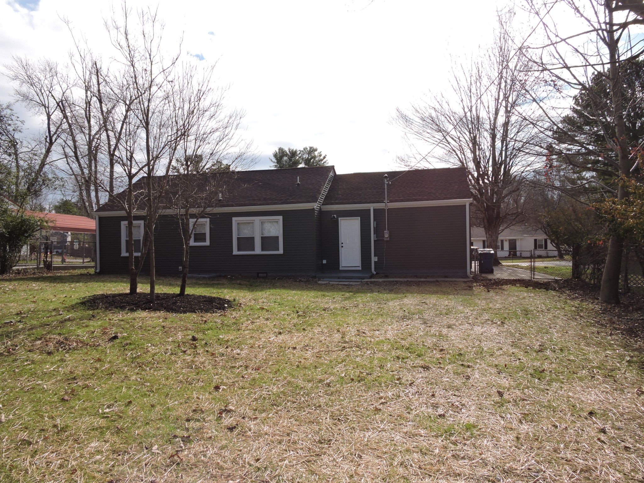 604 Riverside Dr