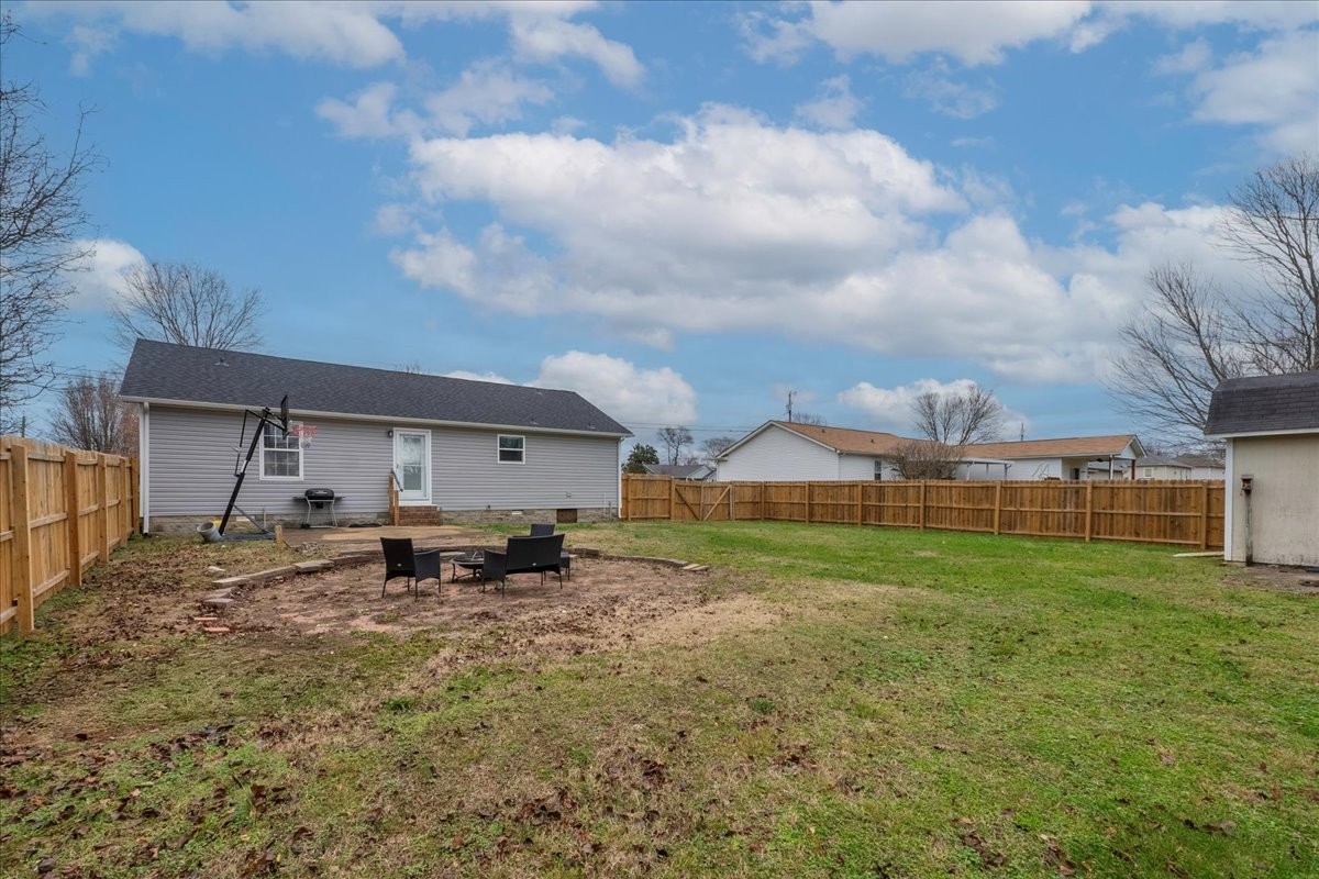 2300 Forrest Fields Dr