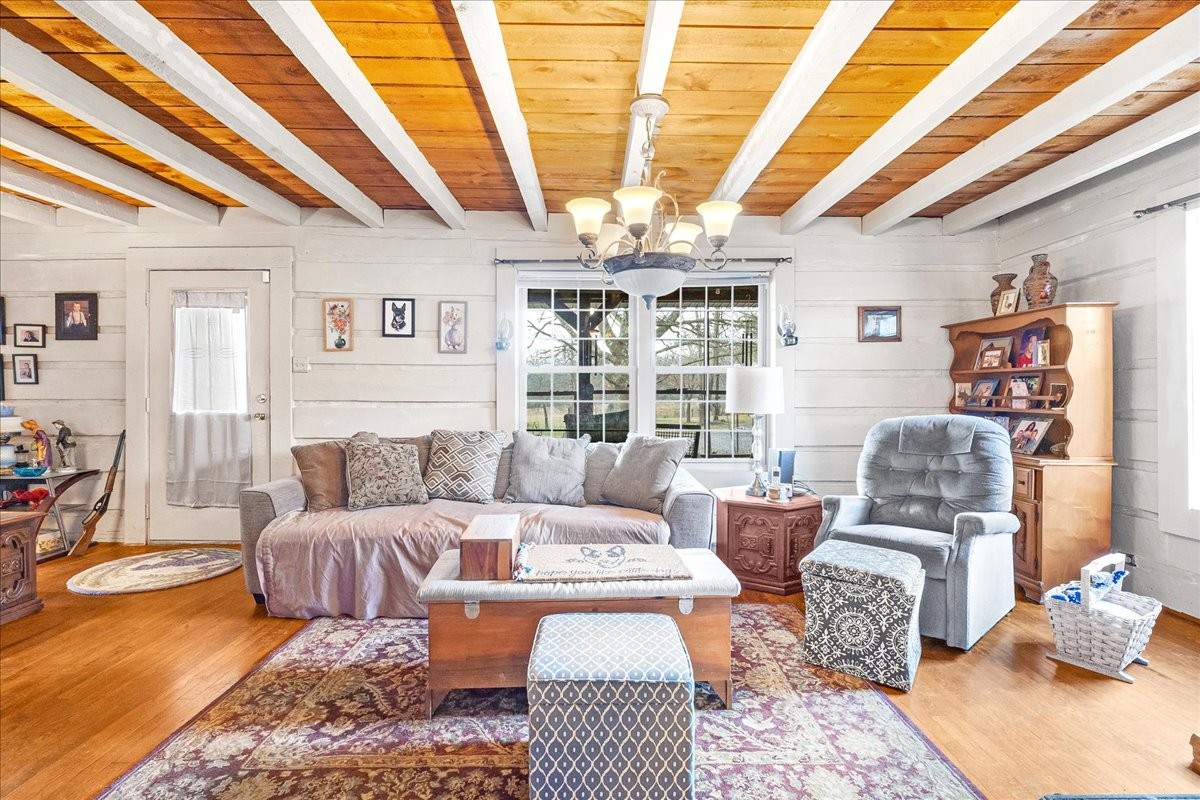 805 Parmley Hollow Rd