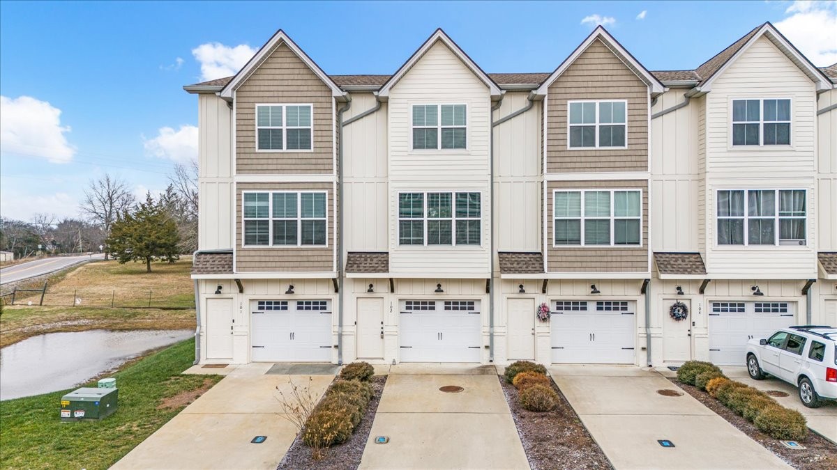 102 Harper Lndg