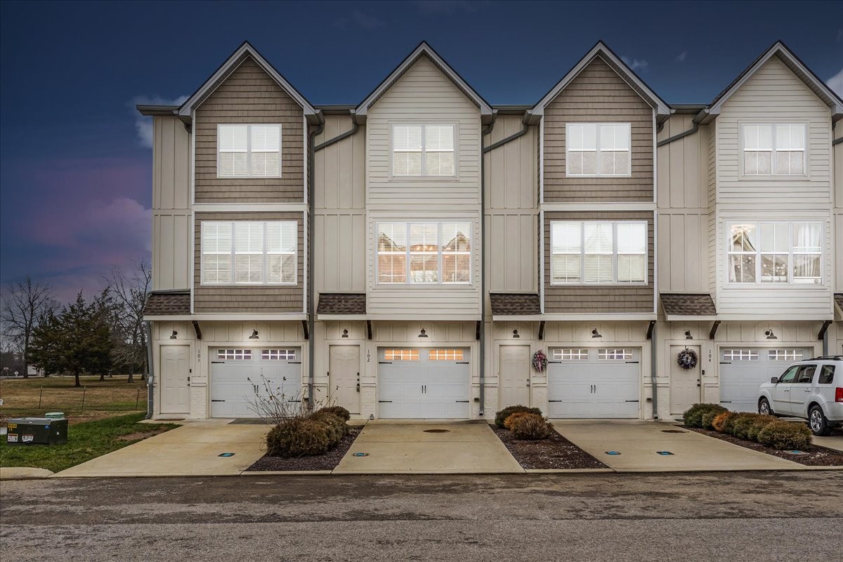 102 Harper Lndg