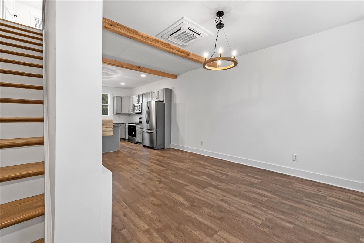 102 Harper Lndg