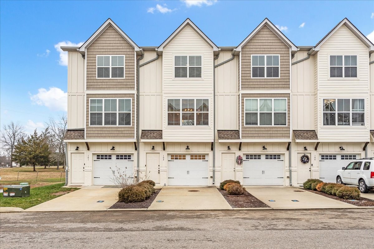 102 Harper Lndg
