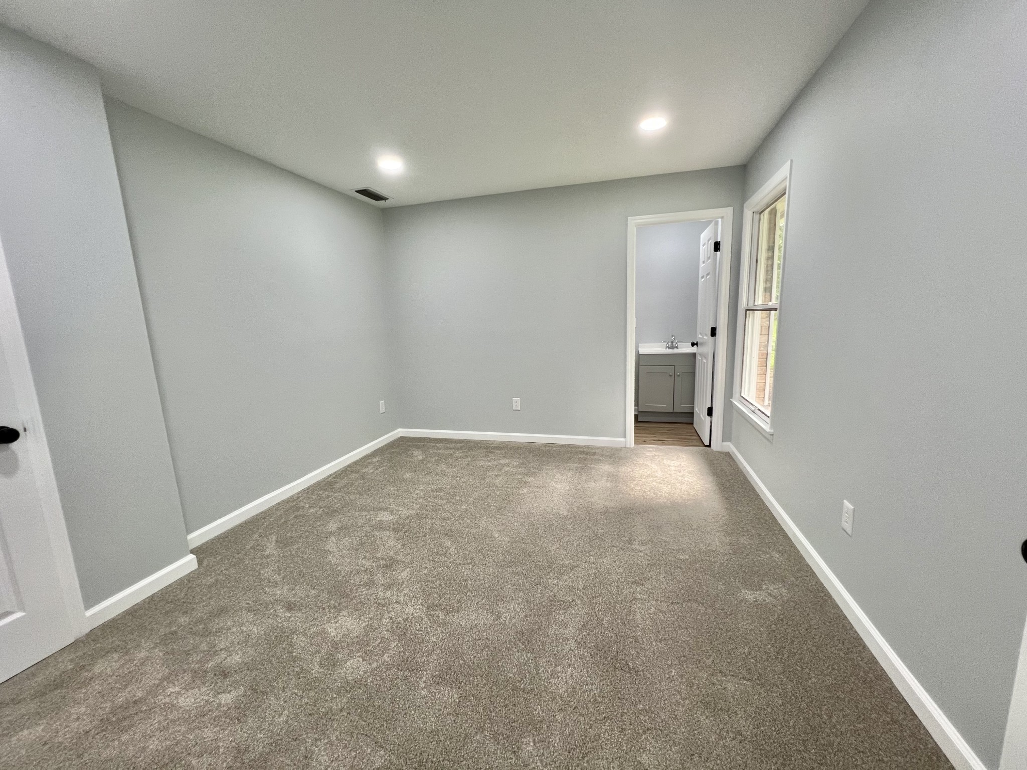 304 Sharondale Dr