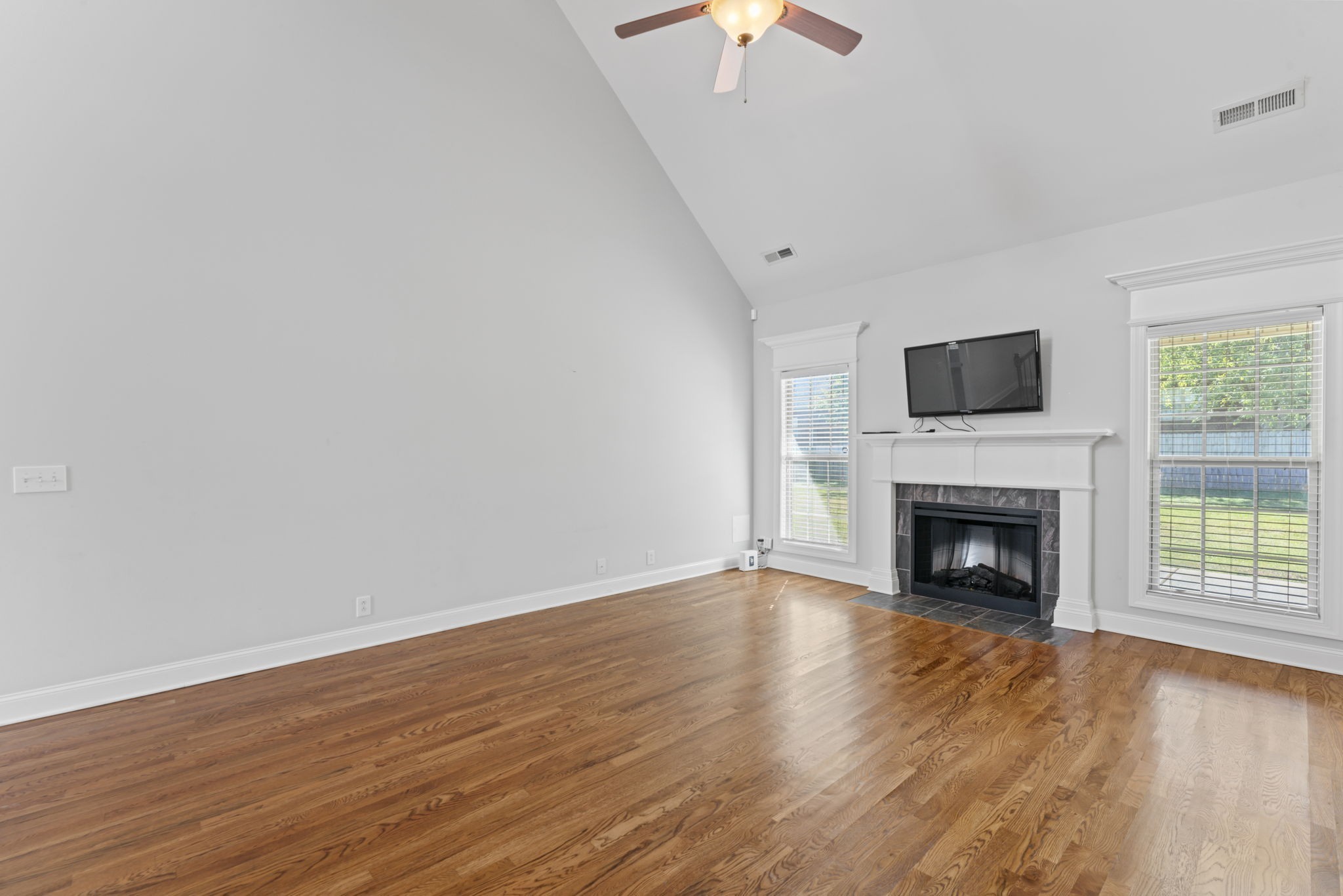 1918 Jose Way