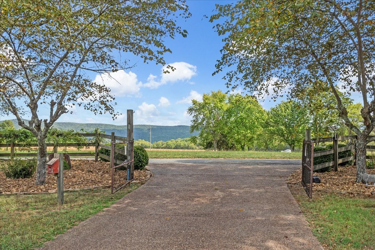 312 Roscoe Lynn Rd