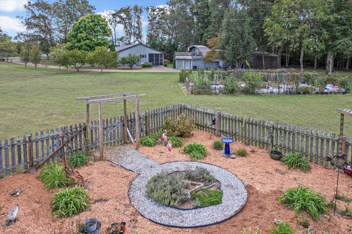 312 Roscoe Lynn Rd