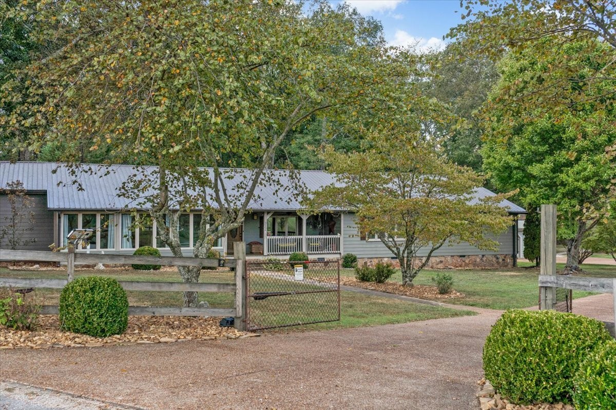 312 Roscoe Lynn Rd