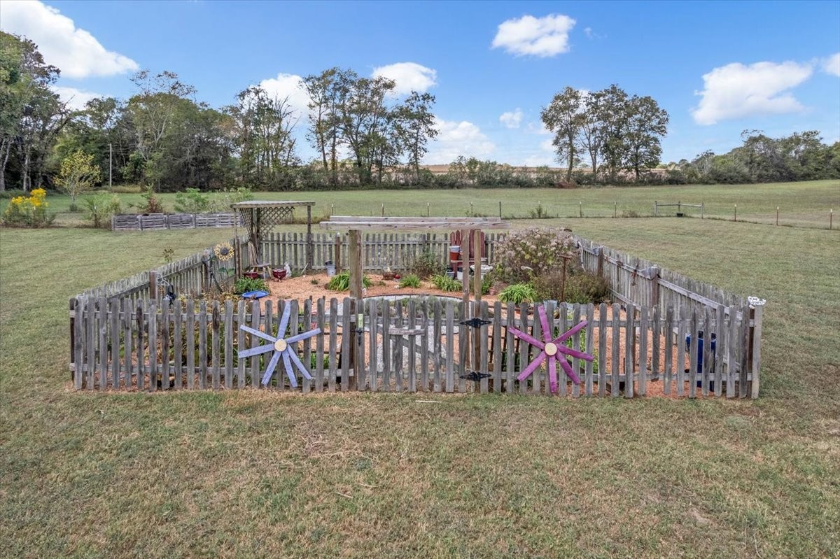 312 Roscoe Lynn Rd