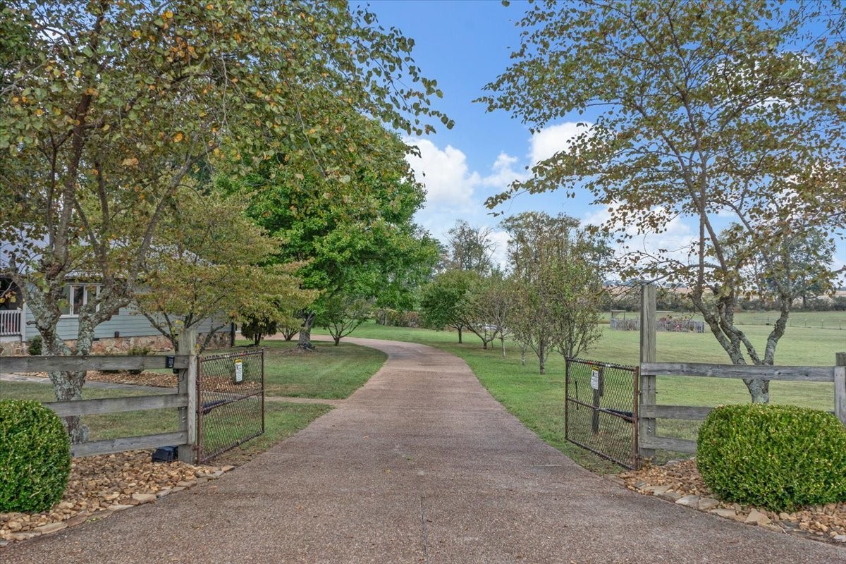 312 Roscoe Lynn Rd