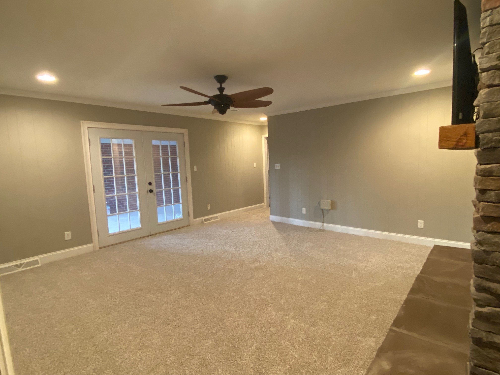 1105 Pickett Dr