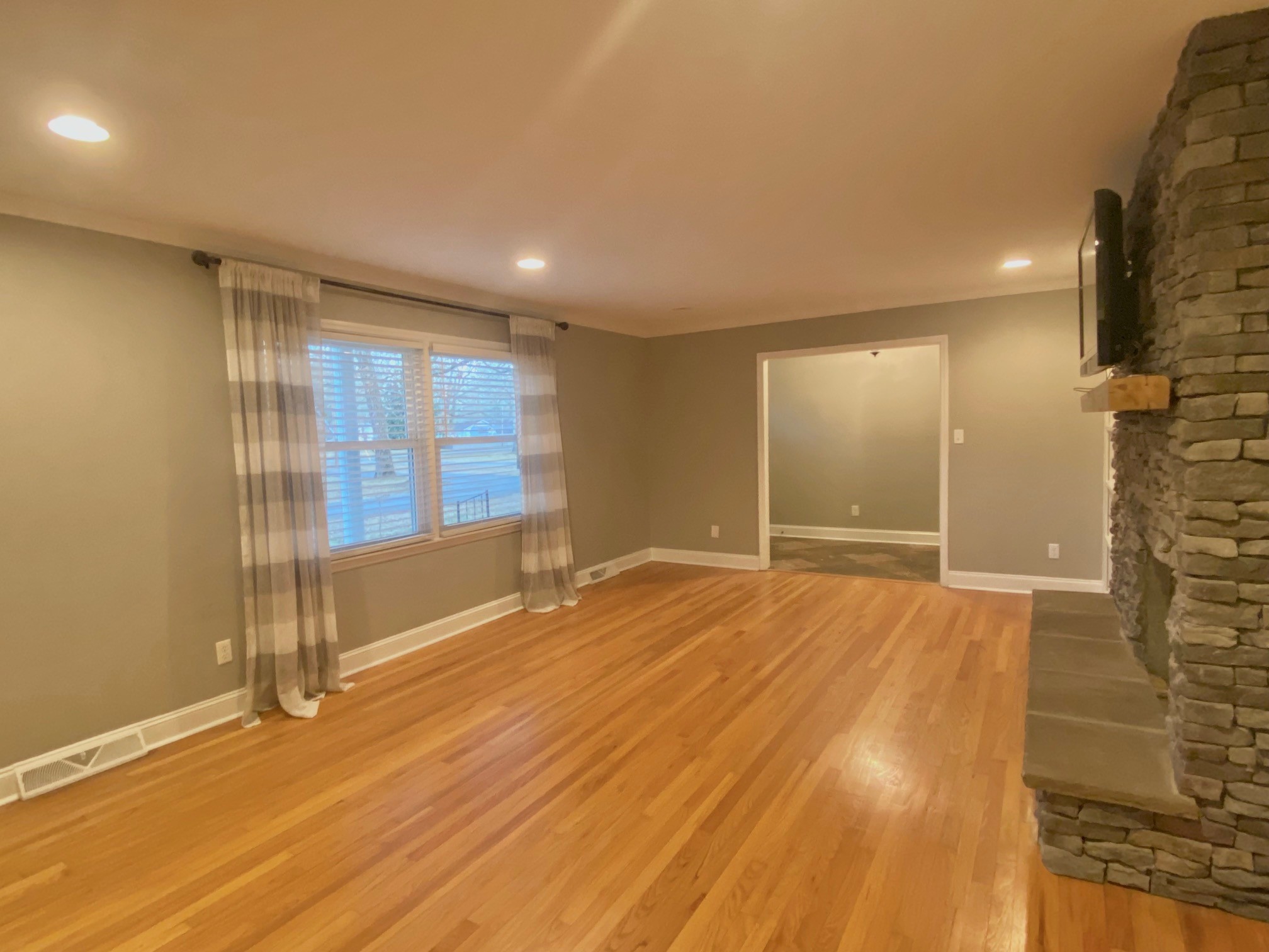 1105 Pickett Dr