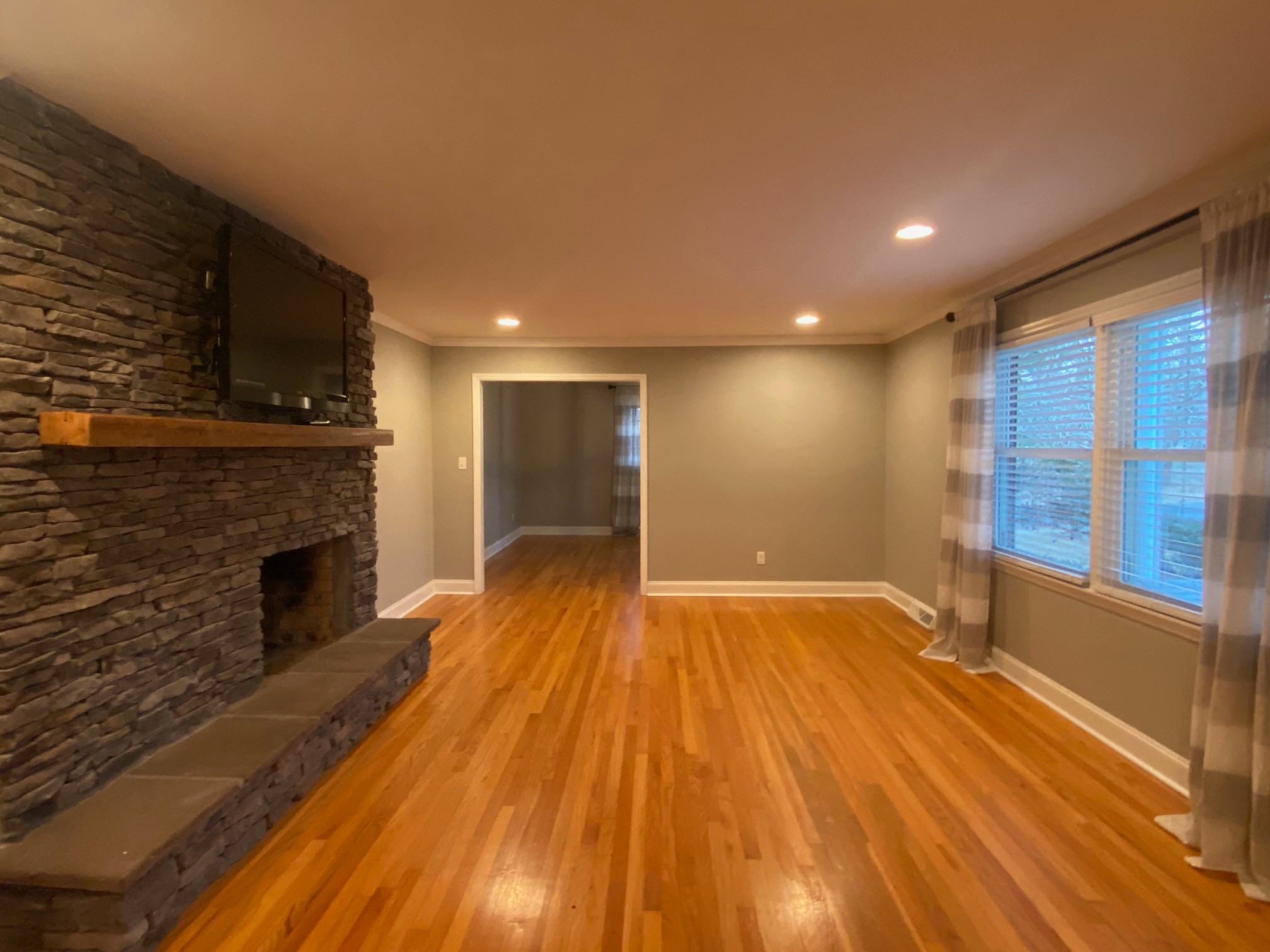 1105 Pickett Dr