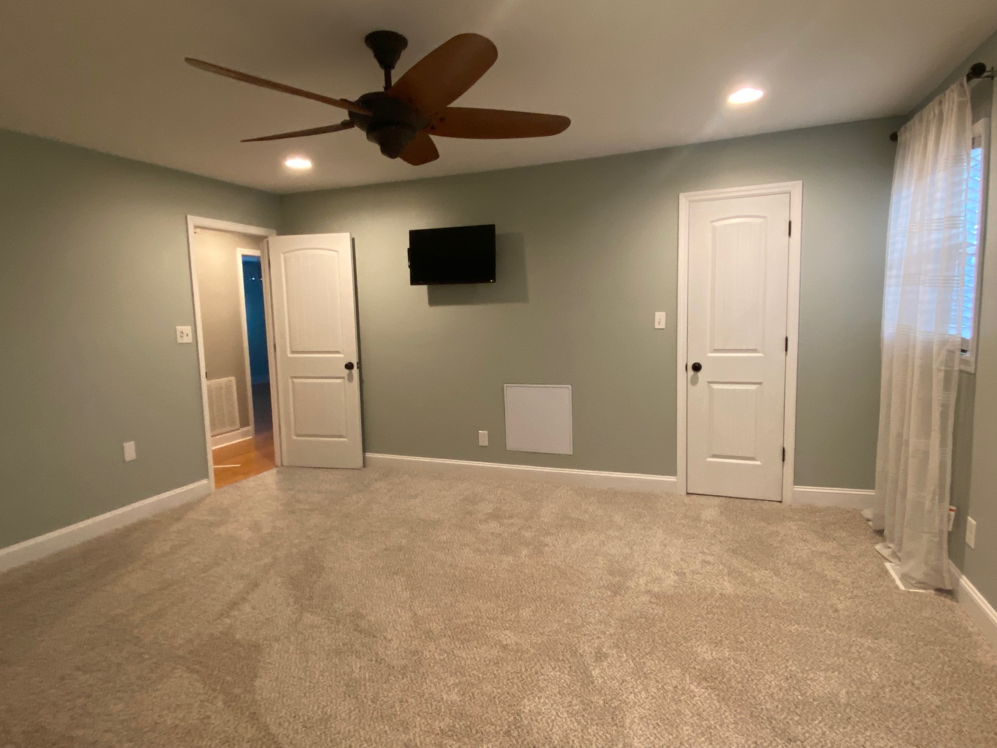 1105 Pickett Dr