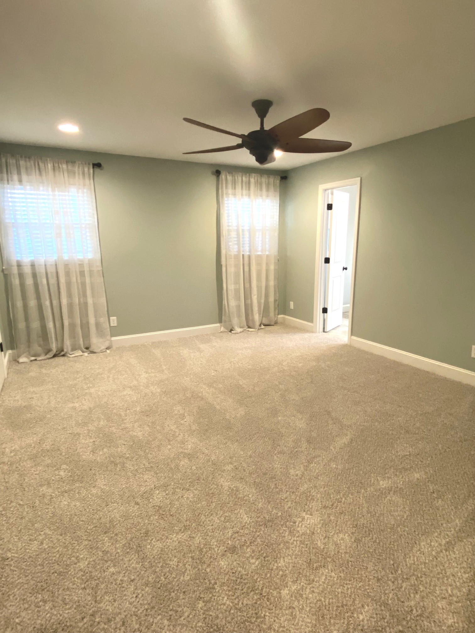 1105 Pickett Dr