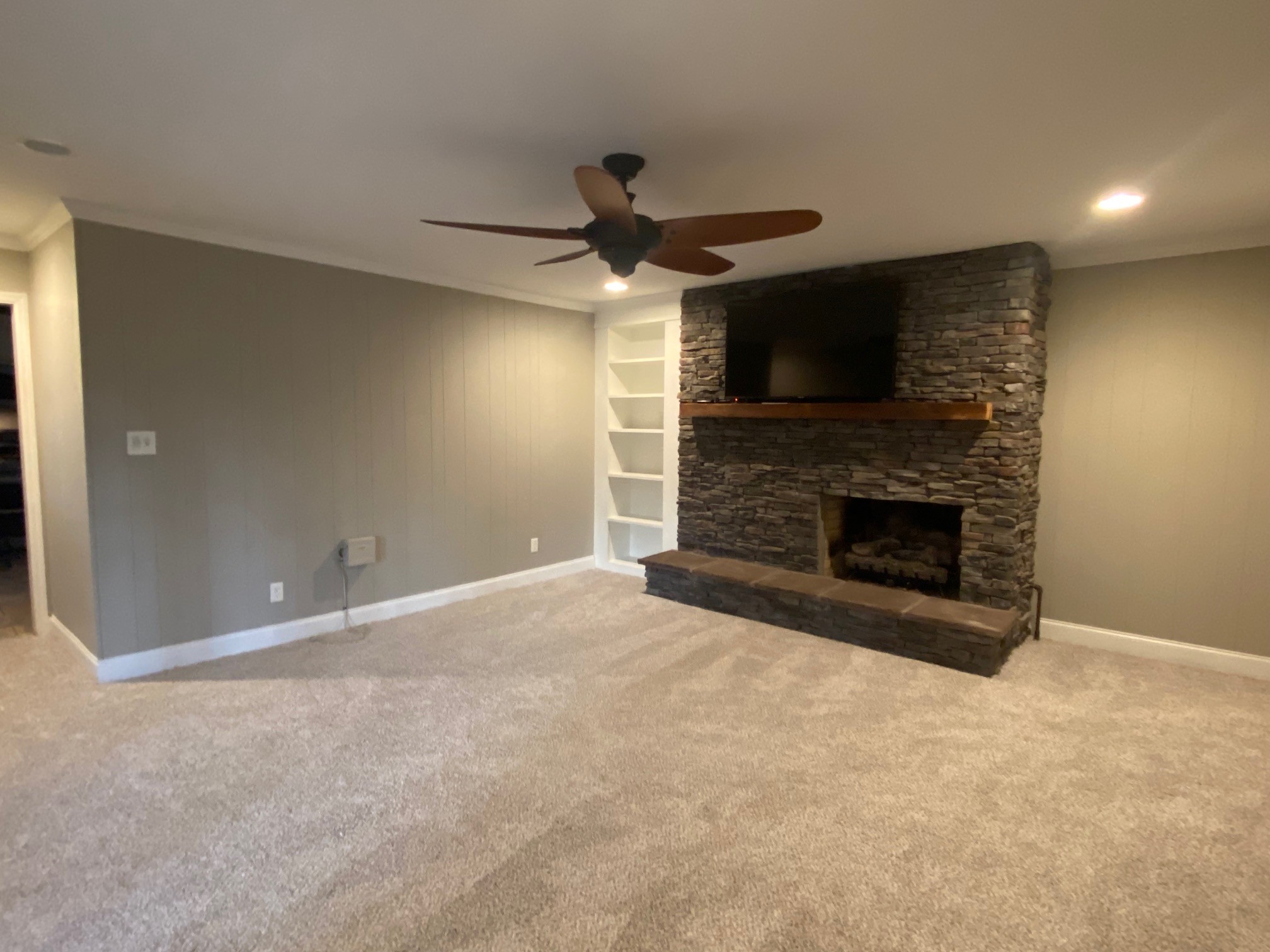 1105 Pickett Dr
