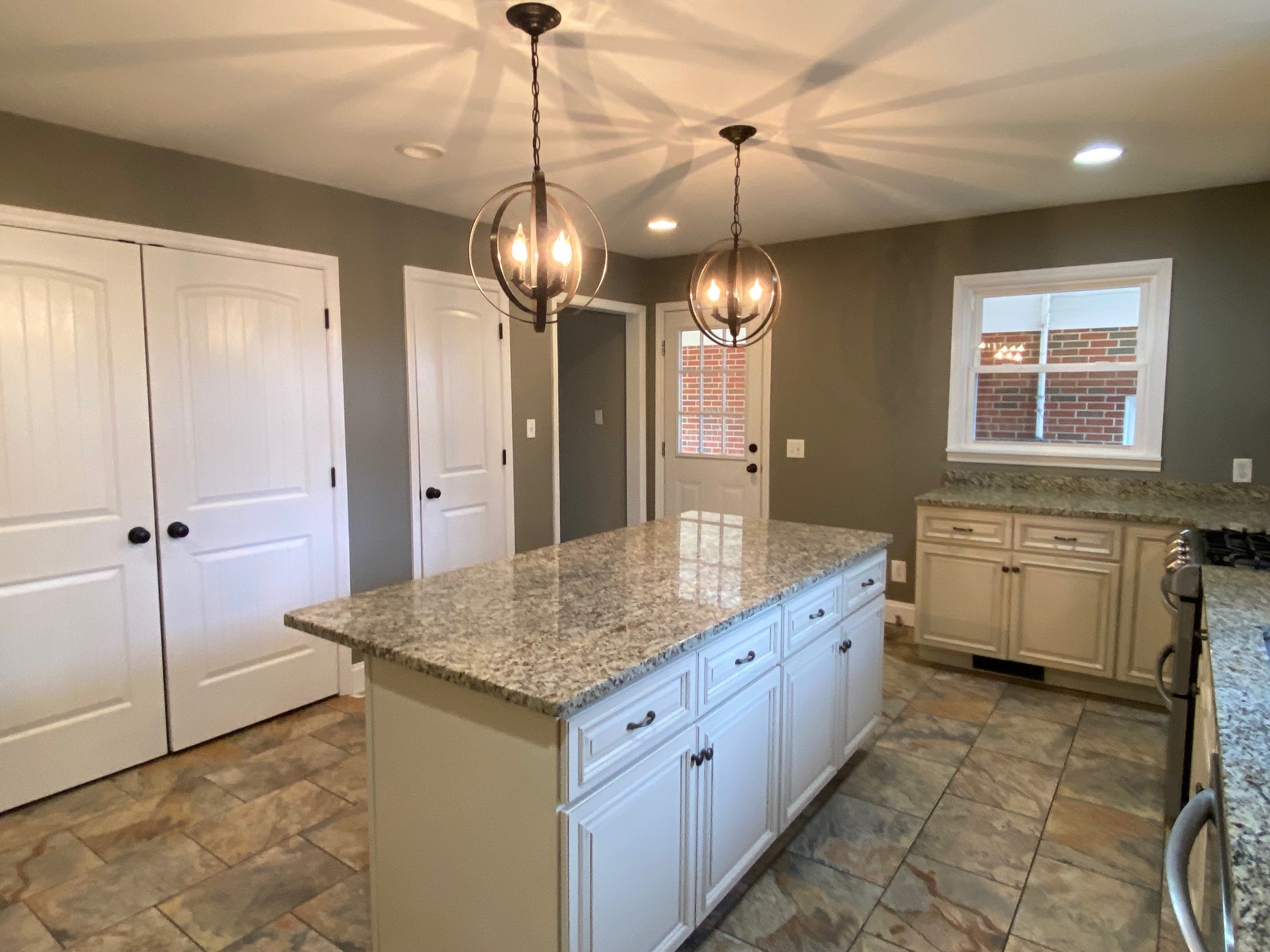 1105 Pickett Dr