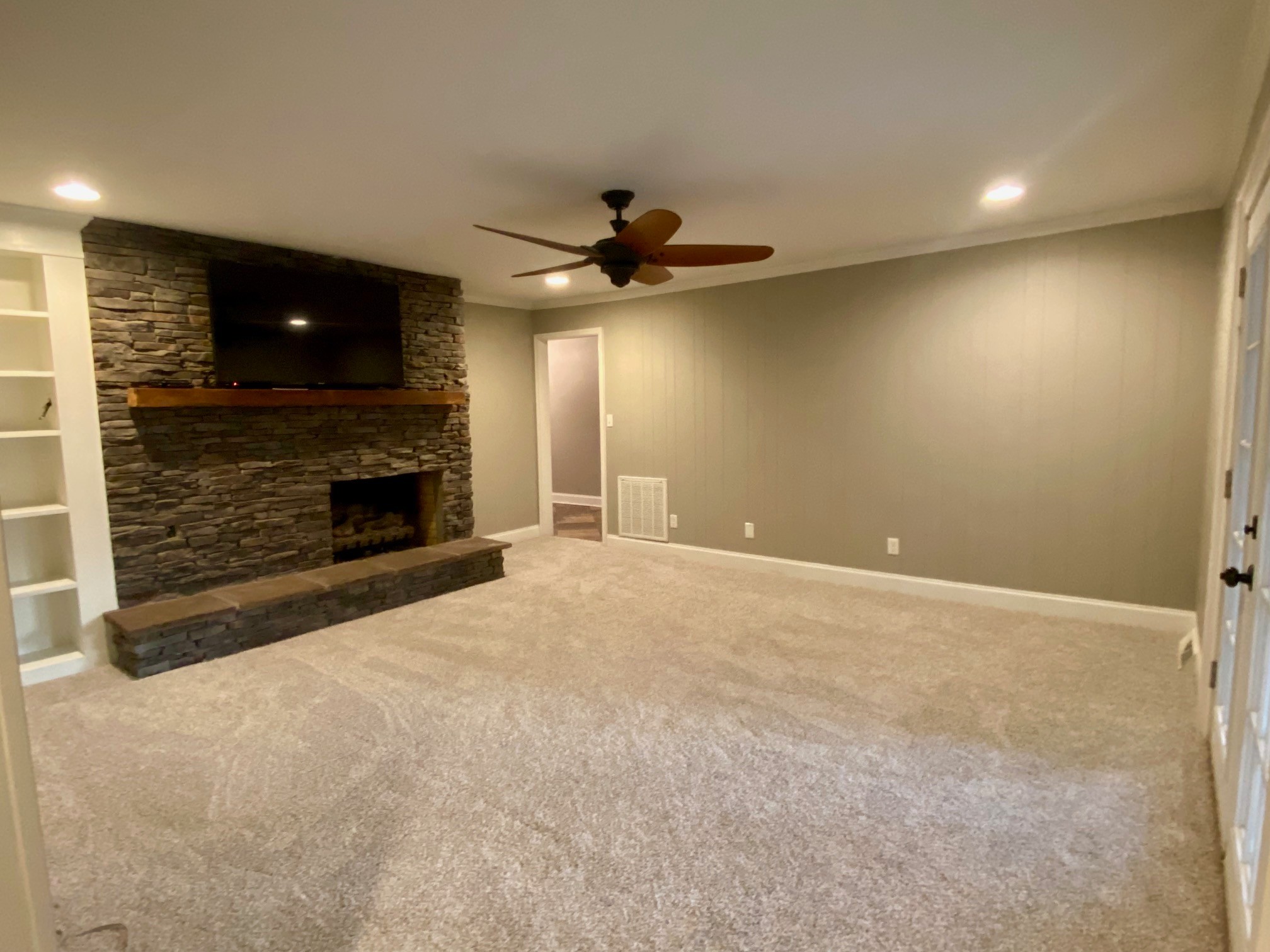 1105 Pickett Dr