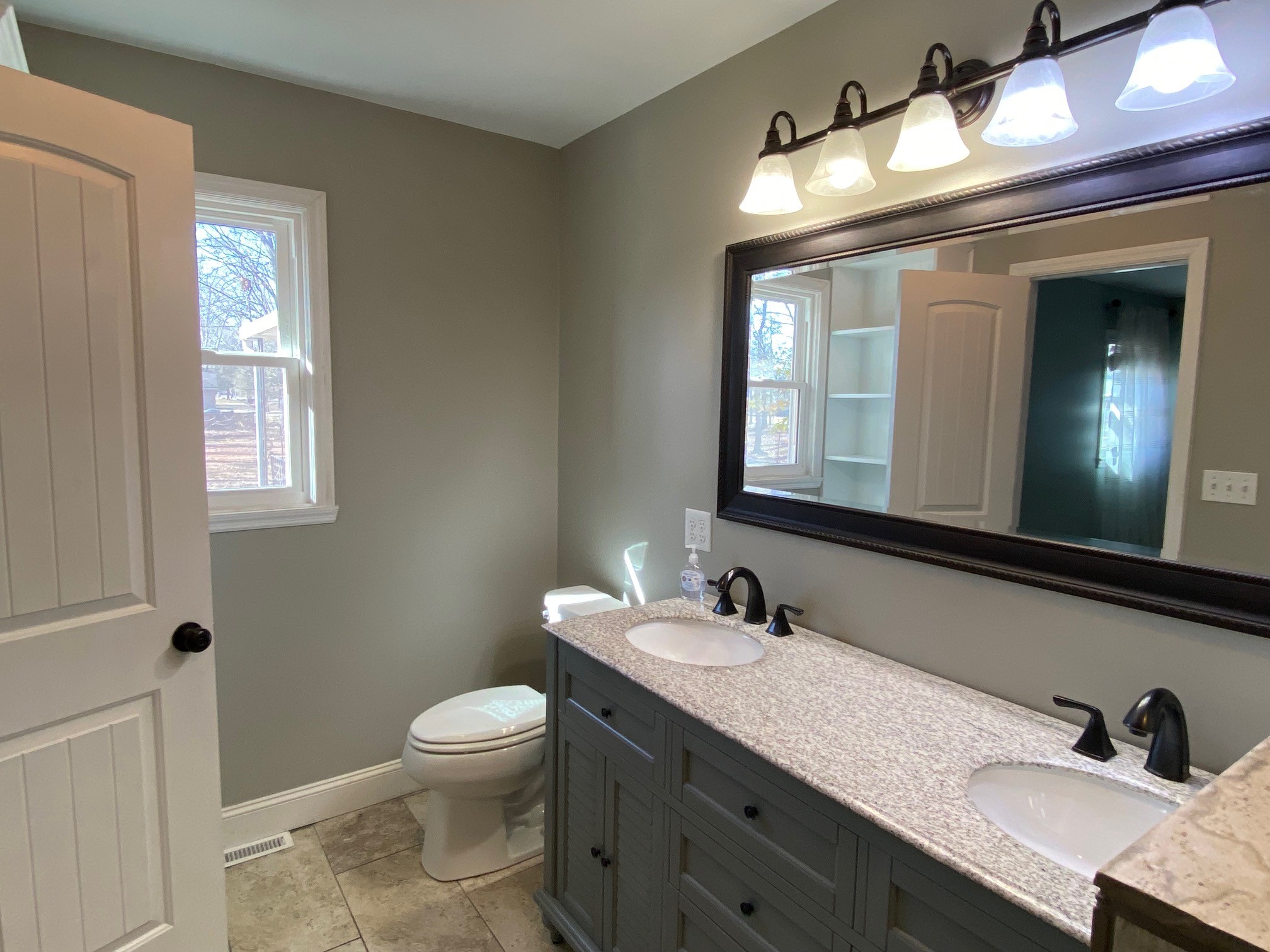 1105 Pickett Dr